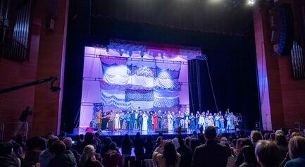 El concierto Saharari Kantari llena el Euskalduna en apoyo al pueblo saharaui